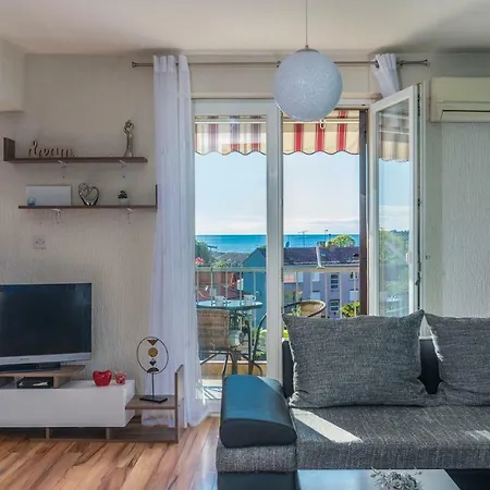 Apartment Sanja Near The Beach And Center Porec Exterior photo