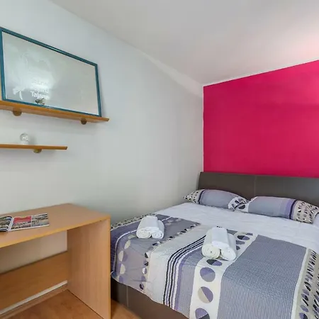 Apartment Sanja Near The Beach And Center Porec Exterior photo