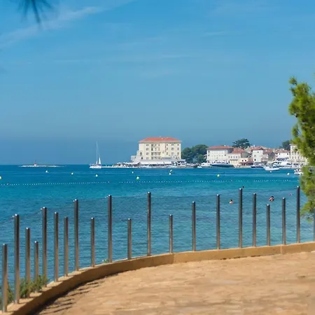 Apartment Sanja Near The Beach And Center Porec Exterior photo